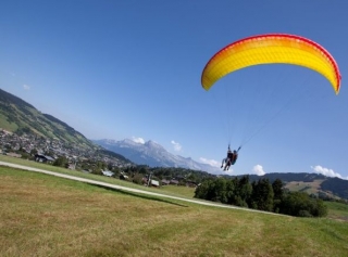 Despegue de bautismo en parapenle en Megeve 